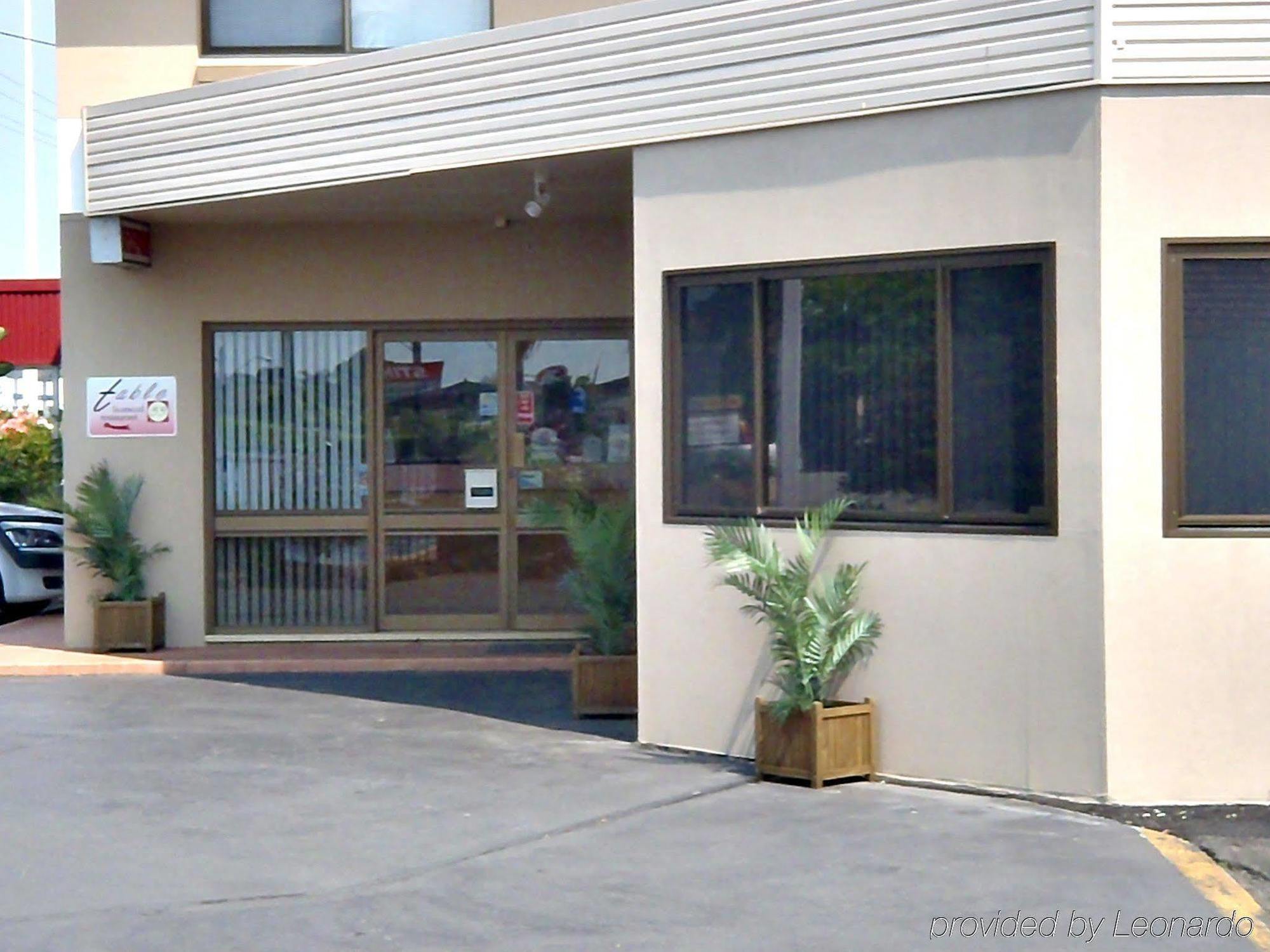 Caravilla Motor Inn Taree Extérieur photo