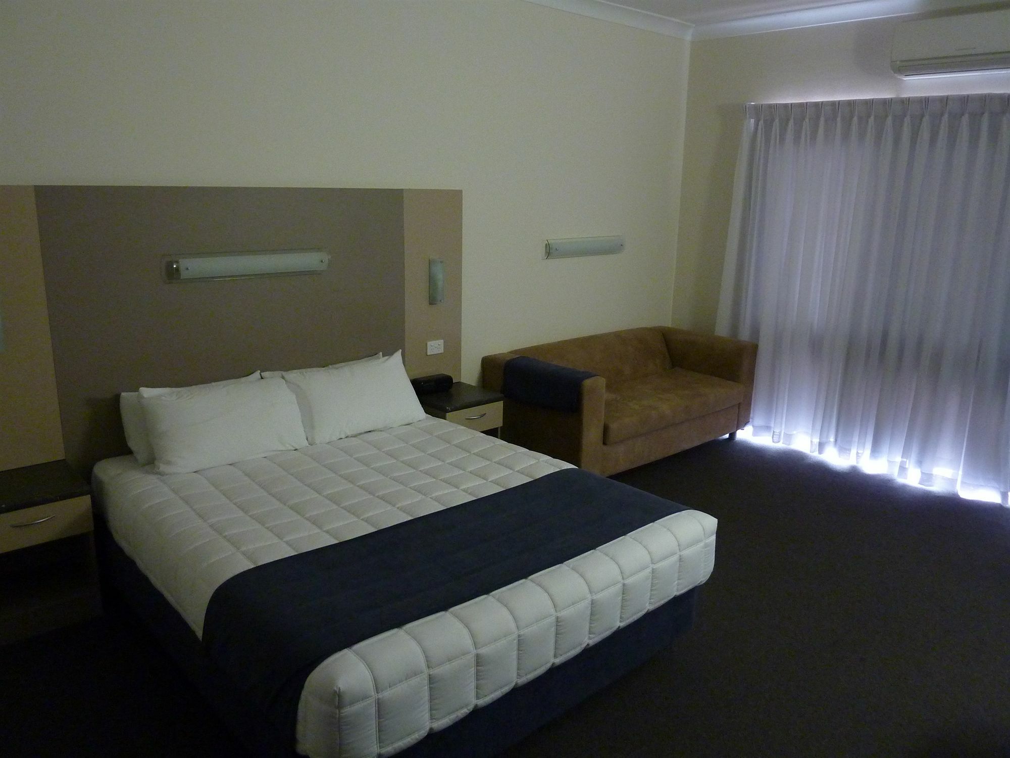 Caravilla Motor Inn Taree Extérieur photo